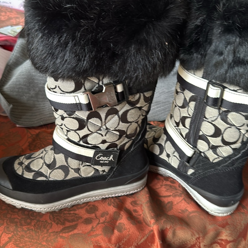 Coach Women's Black and Cream Patterned Boots Size 6.5 Price is Firm Like New - Picture 10 of 17